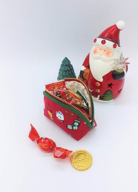 ⑦【再販】クリスマス☆ミニポーチ☆サンタクロース&小花（赤）小銭入れ　コインケース 6枚目の画像