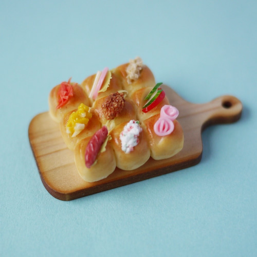 ちっちゃいけど本物そっくり！ 粘土ミニチュア地元のパン屋さん