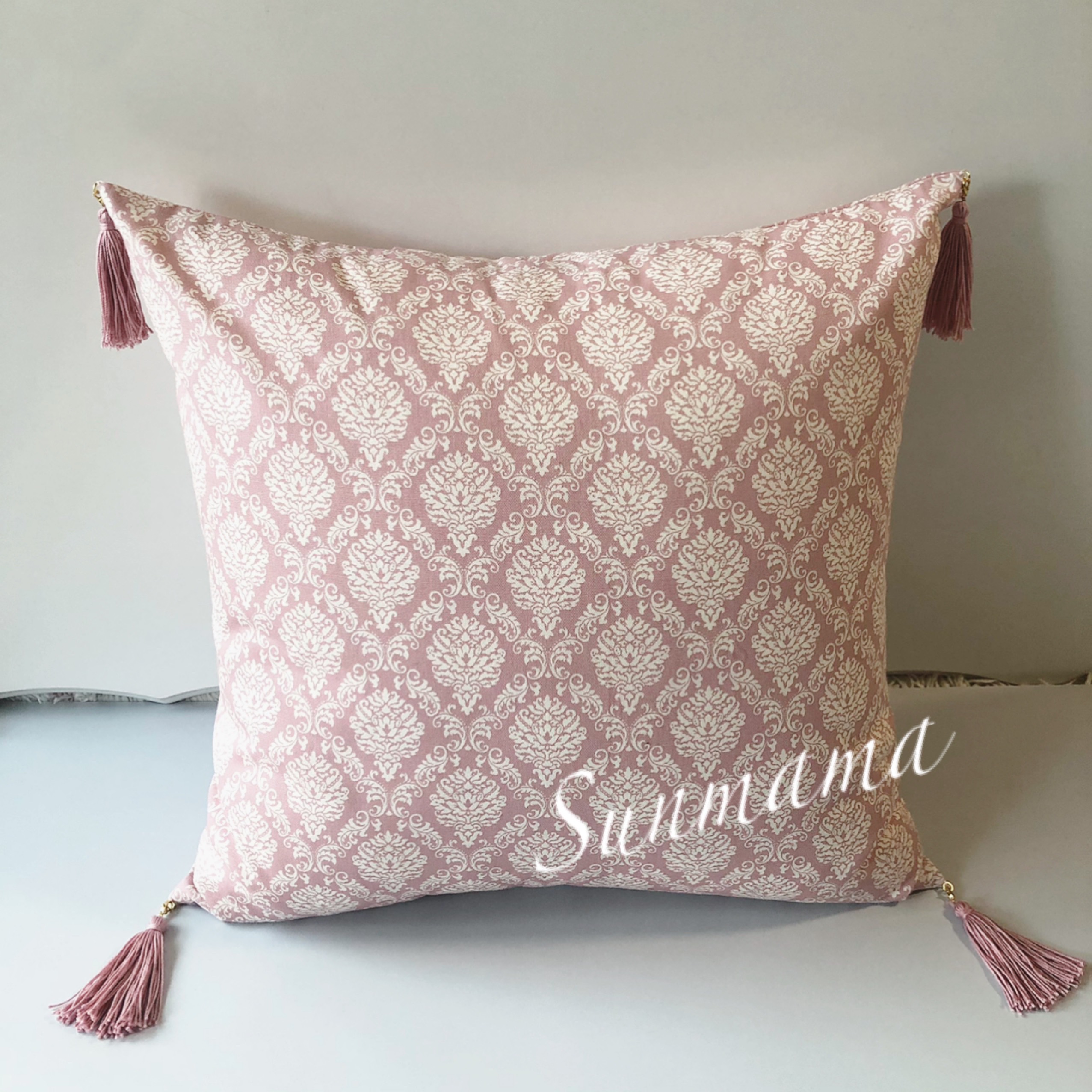 送料無料　北欧　クッションカバー　取り外せるタッセル付き        Ω