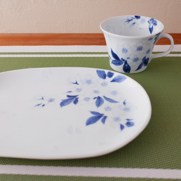 春爛漫！染付桜文楕円皿