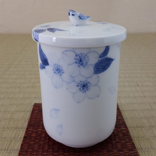 小鳥のツマミがかわいい！桜柄蓋つき湯呑みと木瓜型小鉢のセット お椀