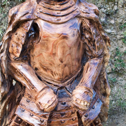 木の甲冑 チェーンソーアート作品 木彫り 彫刻 織田信長 彫刻