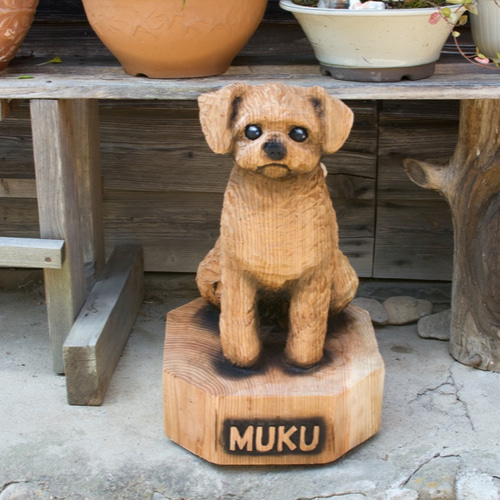 プードル犬 ペット チェーンソーアート作品 木彫り 彫刻 犬 彫刻