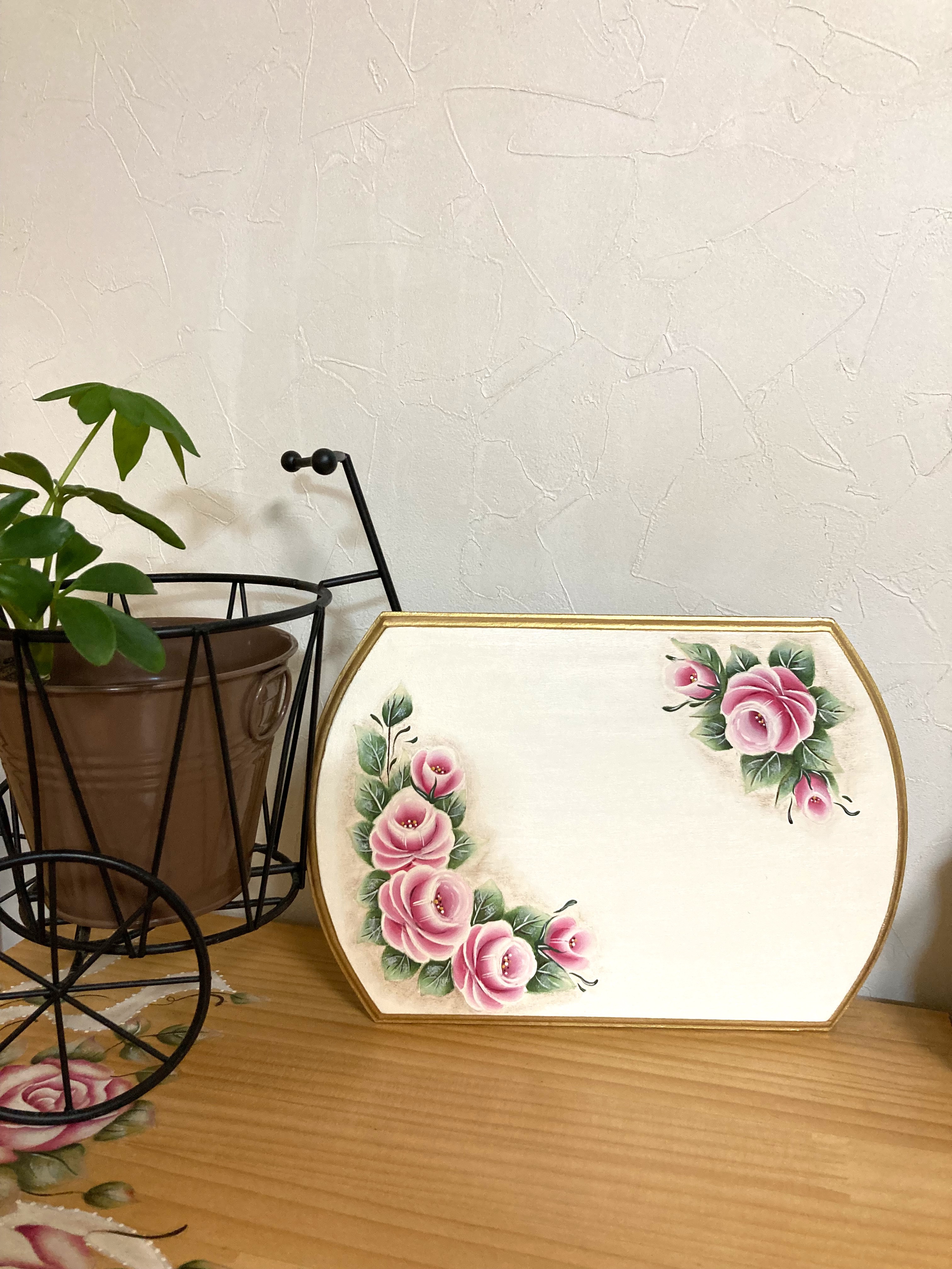トールペイントで描いた綺麗なバラのボード 表札・ネーム