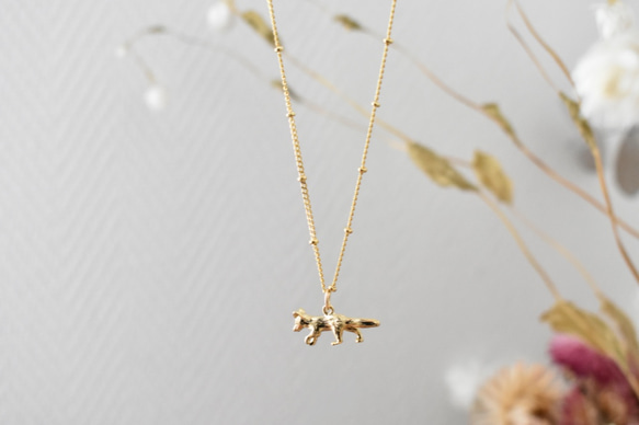 キツネちゃんレジンネックレス✨キラキラかわいいネックレス　　キツネ　　狐 キツネちゃんレジンネックレス✨キラキラかわいいネックレス キツネ 狐