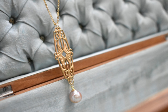 [白色巴洛克式珍珠或粉紅色巴洛克式珍珠]裝飾藝術金銀絲和淡水巴洛克式珍珠項鍊 第1張的照片