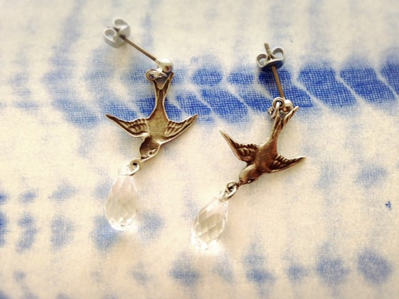 （金或銀）施華洛世奇水滴和燕子耳環 第5張的照片