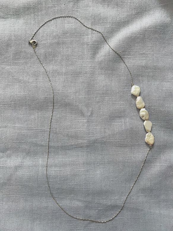 淡水真珠 バロック ケシパール ロングネックレス 2枚目の画像