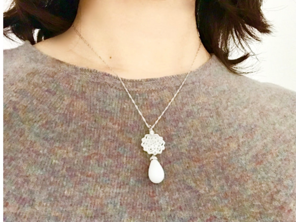 珍珠項鍊-珍珠母（白色蝴蝶殼）和意大利玻璃 第5張的照片