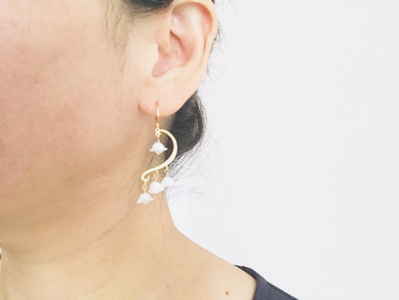 Suzuran耳環 - 啞光金 - 第4張的照片