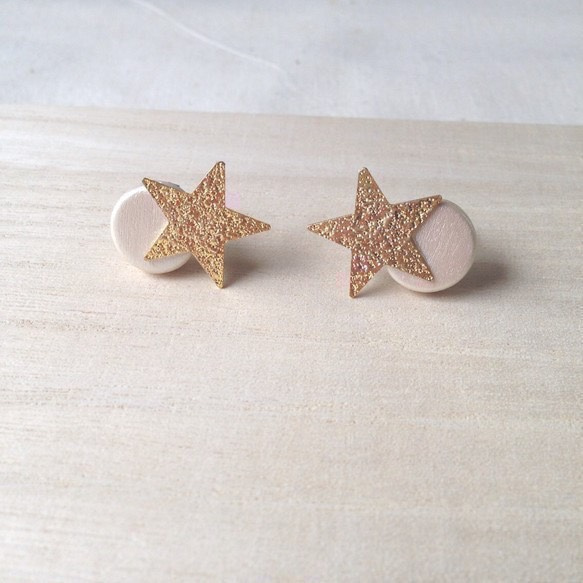 star & moon pierced/大きなお星様と隠れたお月様のピアス 4枚目の画像