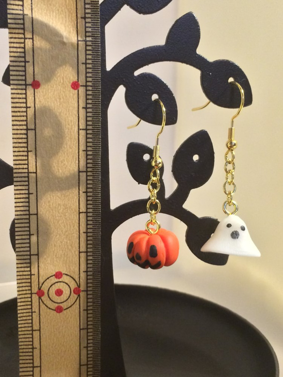 ハロウィン　かぼちゃおばけピアス 4枚目の画像