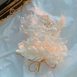 ホワイトアジサイ　ナチュラルミニブーケ ミニブーケ　ドライフラワー　席札　ウエディング　結婚式　スワッグ 2枚目の画像