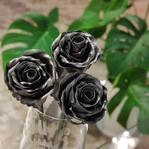 アンティーク　花卉アールヌーヴォー「薔薇」　薔薇蔓(鉄製) バラ アールヌーヴォー｜ROSE Art Nouveau｜花の手帖のwebバラ図鑑