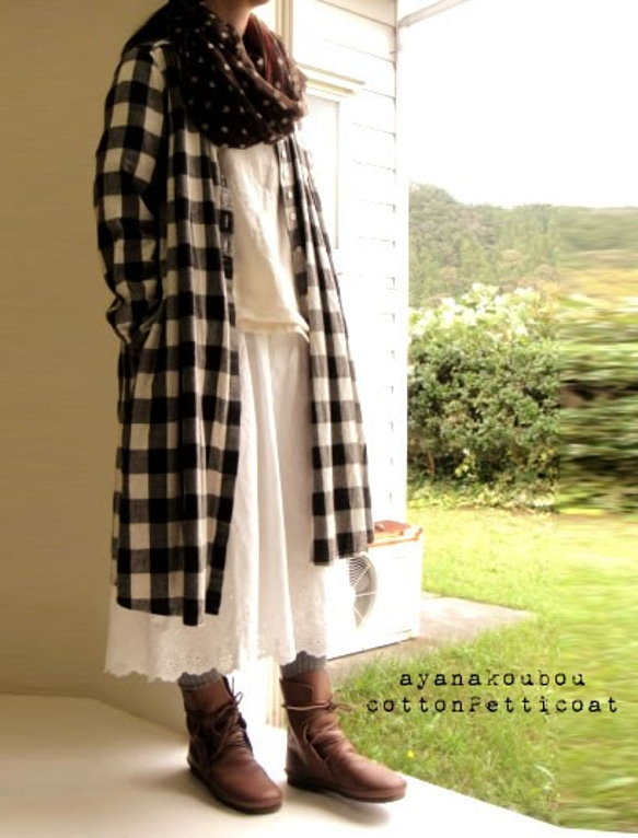 【襯裙專賣店Ayana Koubou】手工扇形蕾絲襯裙白色圓花圖案（可訂） 第5張的照片