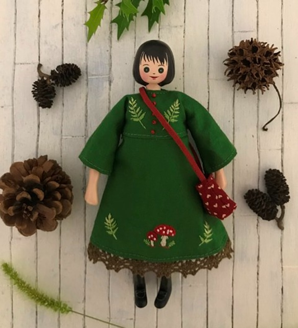 木の着せ替え人形　森の女の子 1枚目の画像