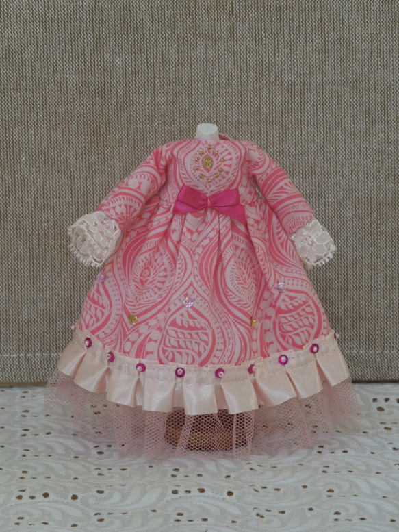 絵本の森人形店　木の着せ替え人形　お着替え服　バラ色ドレス 1枚目の画像