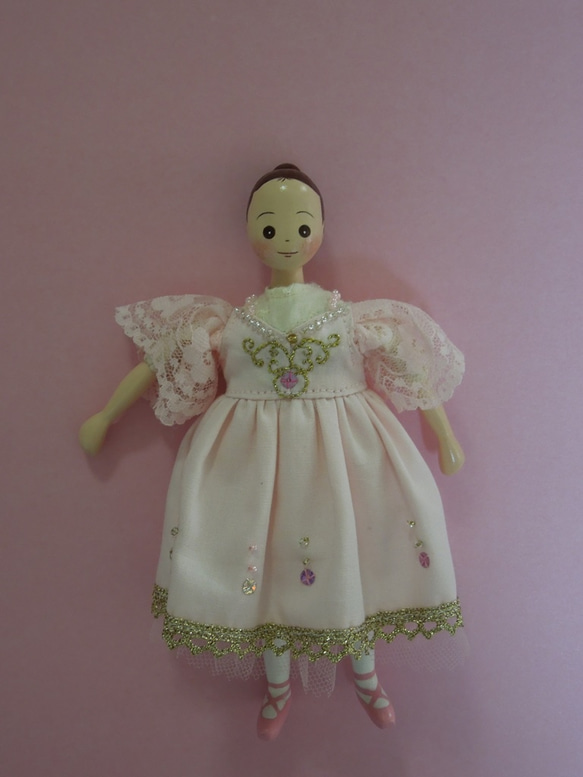 木の着せ替え人形　小さなバレリーナ 2枚目の画像