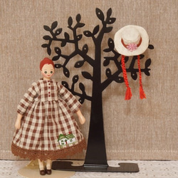 木の着せ替え人形　『赤毛のアン』受注制作 4枚目の画像