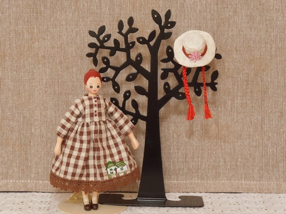 木の着せ替え人形　『赤毛のアン』受注制作 4枚目の画像