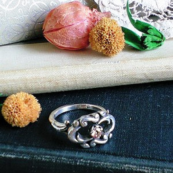 ローズカットサフィレットのピアス ピアス（フック・チェーン） Pour