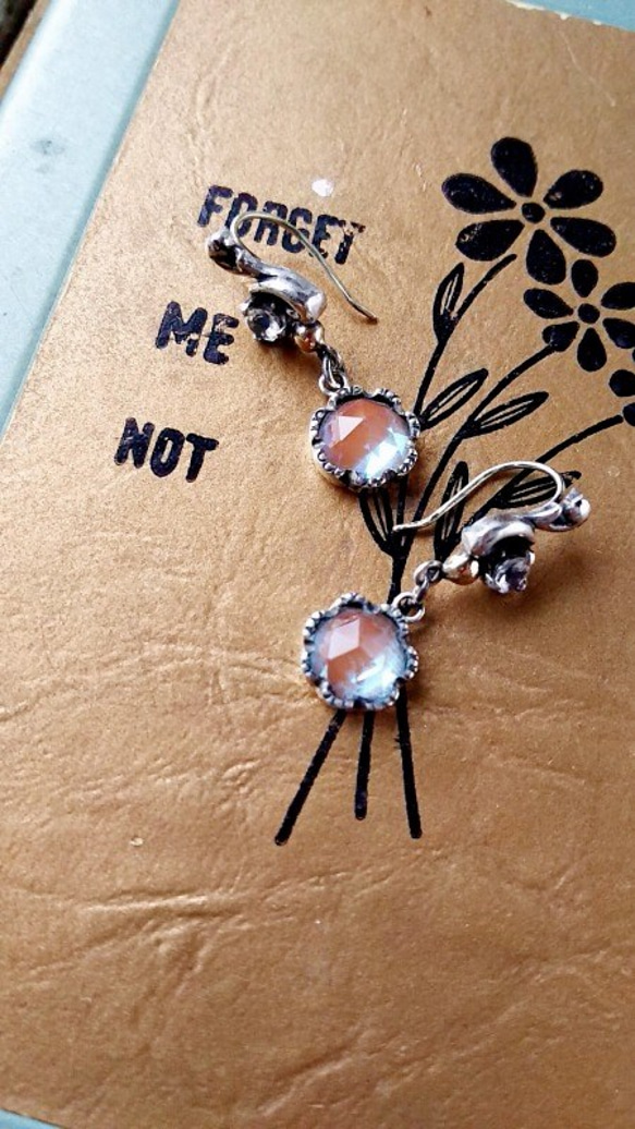 ローズカット　サフィレット　ピアス ローズカットサフィレットのピアス ピアス（フック・チェーン） Pour