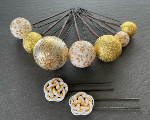 和風飾り玉と金色房のセット 1_a579daf48b4cf480431ef3e379ad