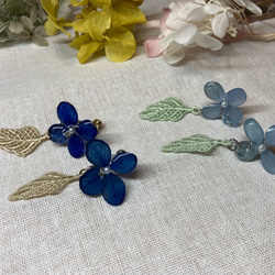 紺色アジサイと葉っぱレースのピアス（イヤリング） 3枚目の画像