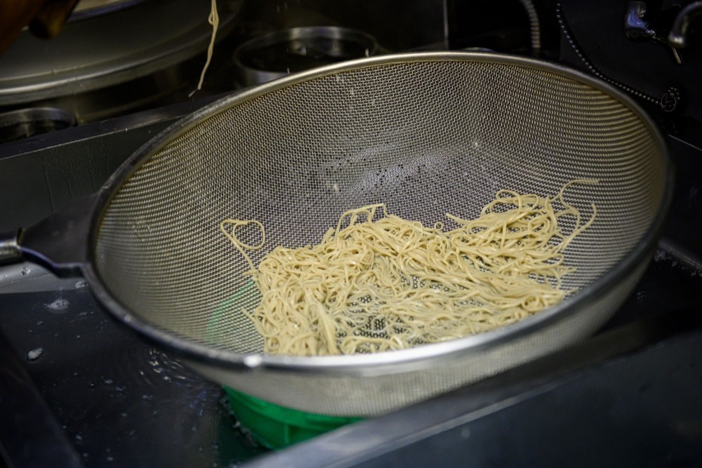 【送料無料】信州そば　生そば８人前　二八そば　つゆ・国産生棒わさび・七味唐辛子・のり・ねぎ付