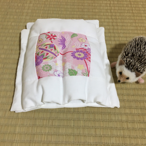 ハリネズミ寝袋　おぷやんさん様 ハリネズミの布団「おふとんねる」ちりめん桃色 寝袋 寝床 ゲージ