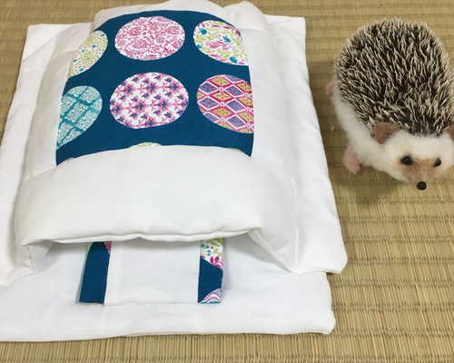 ハリネズミの布団「おふとんねる」ネイビー 丸 寝袋 寝床 ケージ ハリネズミの布団「おふとんねる」ネイビー 丸 寝袋 寝床 ケージ