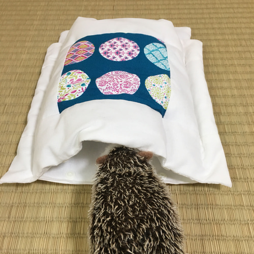 ハリネズミの布団「おふとんねる」ネイビー 丸 寝袋 寝床 ケージ ハリネズミの布団「おふとんねる」ネイビー 丸 寝袋 寝床 ケージ