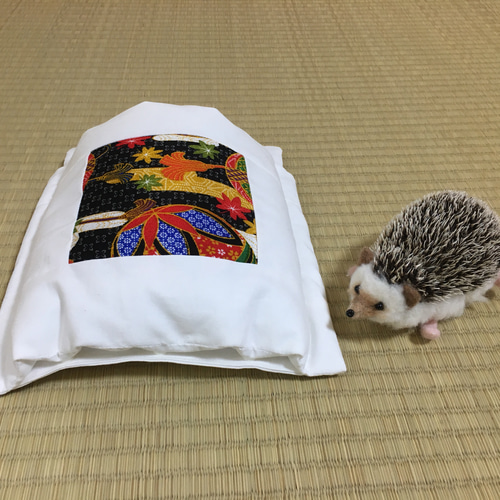 ハリネズミの布団「おふとんねる」ちりめん 黒 寝袋 寝床 ケージ