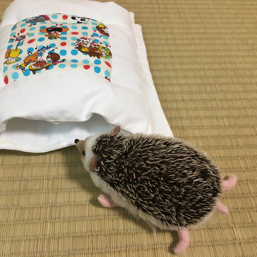 ハリネズミの布団「おふとんねる」昭和レトロ 寝袋 寝床 ケージ ベッド