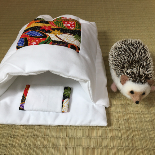 ハリネズミ 布団 寝具 おふとんねる 寝袋 黒 ちりめん 鞠 ペット
