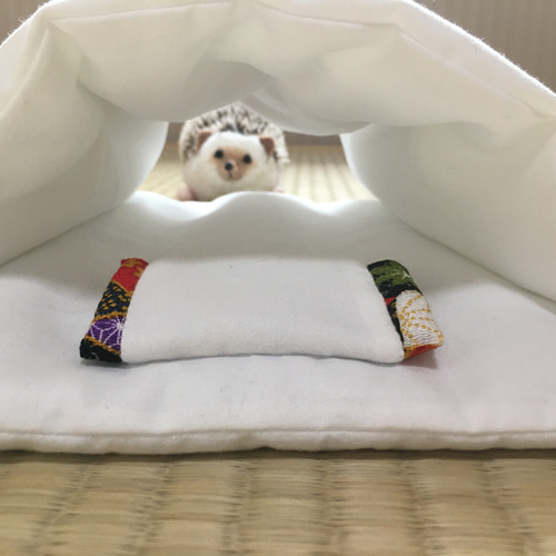 ハリネズミ 布団 寝具 おふとんねる 寝袋 黒 ちりめん 鞠 ペットと