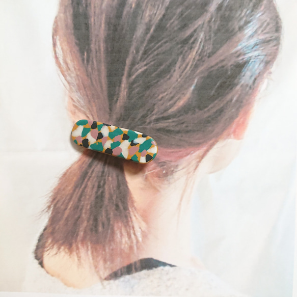 no.39【ポリマークレイ】マスタードカラーの個性派ヘアクリップ polymerclay 粘土 秋冬 ヘアアクセ 4枚目の画像