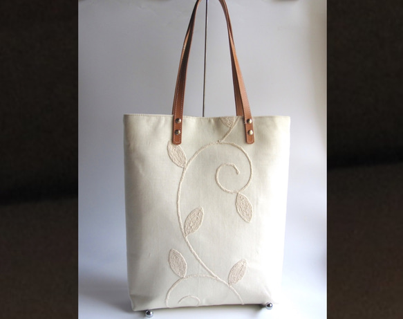 [バーゲン品] マヨルカ刺繍のバッグ・スペイン製ファブリック 1枚目の画像