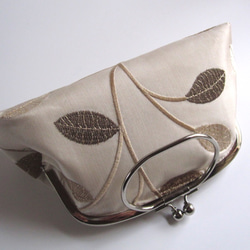 英国製・木の葉の花刺繍・がま口型ポーチバッグ 2枚目の画像