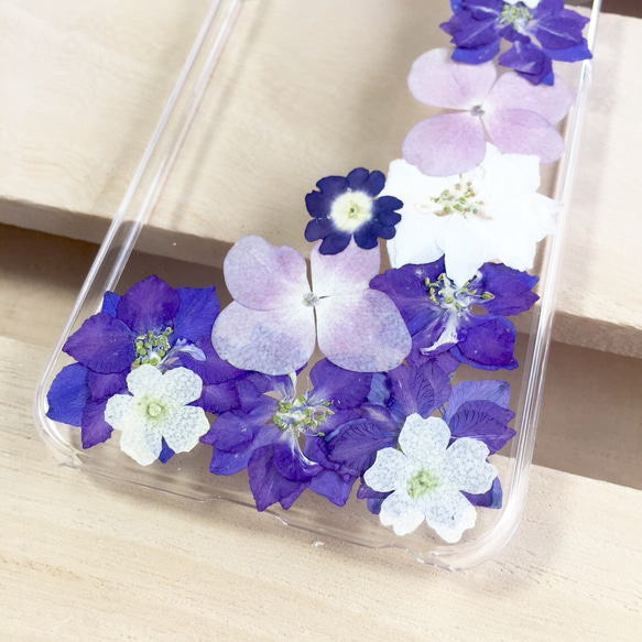 blue purple White 詰め合わせ押し花 iPhone ケース 3枚目の画像