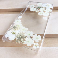 白いお花の押し花 iPhone ケース 2枚目の画像
