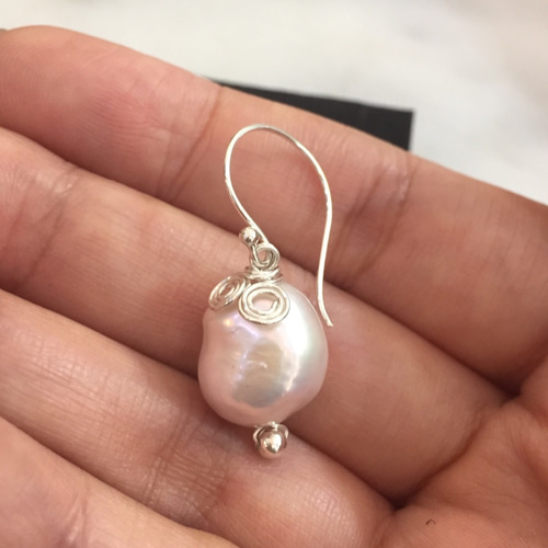 大粒♡ 南洋白蝶貝真珠 バロック パールピアス SVフック 天然石 大粒♡ 南洋白蝶貝真珠 バロック パールピアス SVフック 天然石
