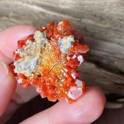 ハイグレードバナディナイト (Vanadinite from Morocco) 原石 03 天然石 4枚目の画像