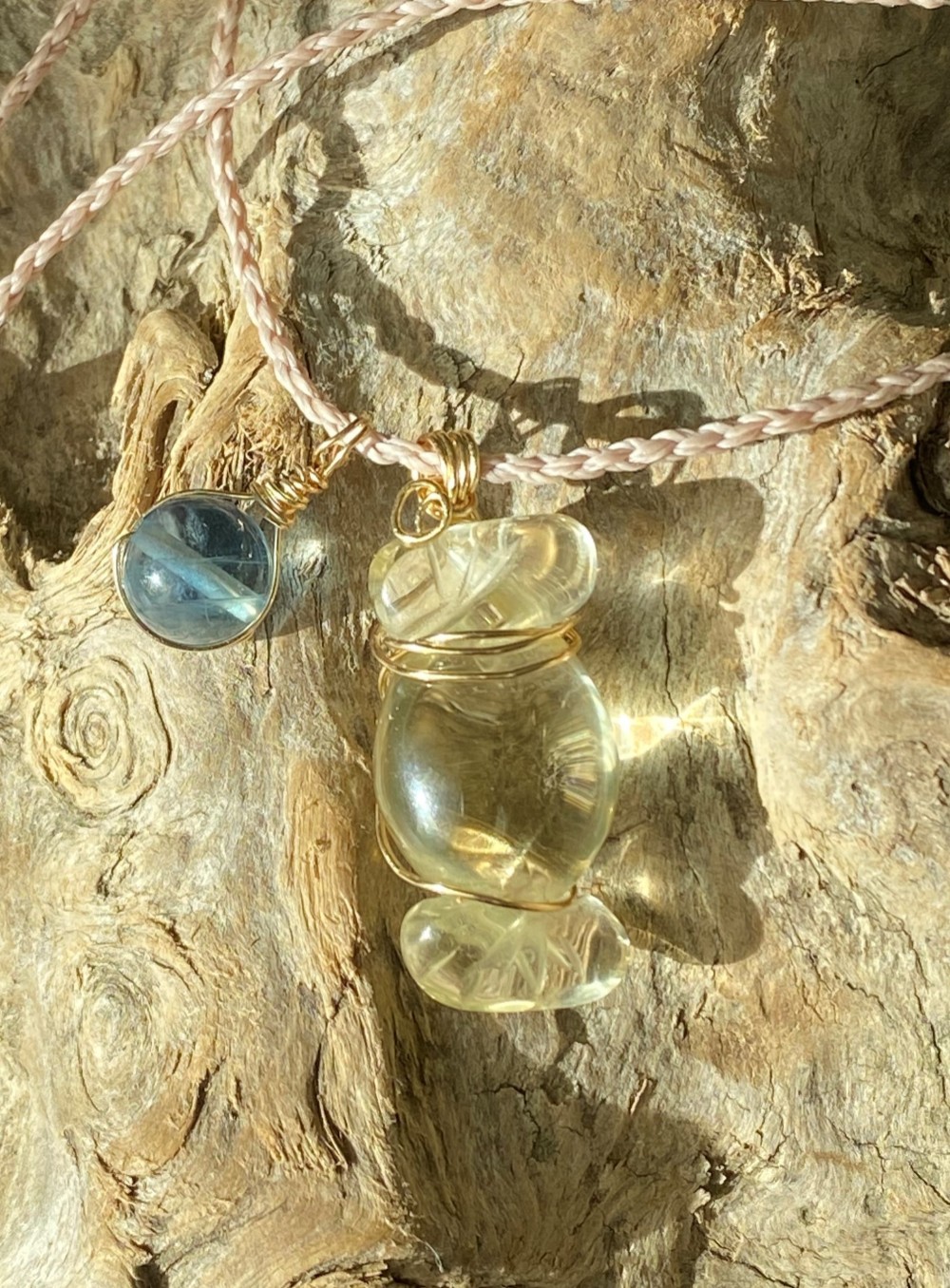 キャンディシトリンとシーブルーフローライト ペンダント 14kgf ゴールドワイヤー マクラメネックレス 天然石