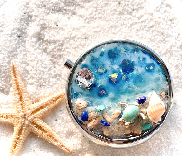 海からのプレゼント Beachピルケース スワロフスキー 幸運を引き寄せる オルゴナイト小物入れ アクセサリーケース 2枚目の画像