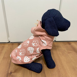 新作　犬服　オーダー　『フードタンクトップ　いちご　ピンク』わんこ服　パーカー　かわいい　春夏　ナチュラル　おそろい 4枚目の画像