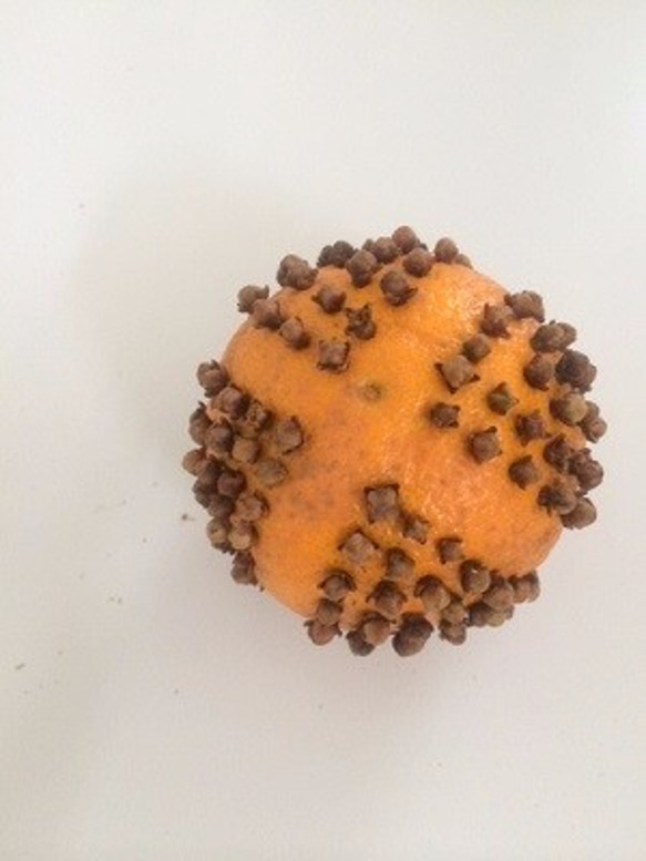 ポマンダーキット（柑橘系の果物とスパイスを使った香り玉） 3枚目の画像