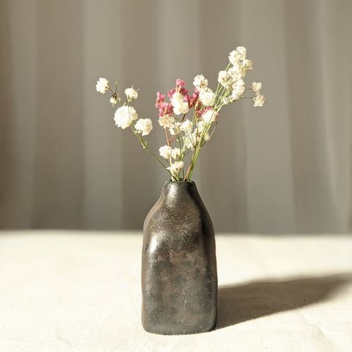陶器の一輪挿し（ボトル型 アンティーク風 B） 一輪挿し・花瓶・花器