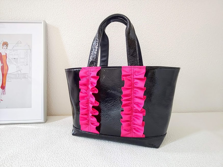 トートバッグ黒：S（エナメル牛革：リボンピンク）