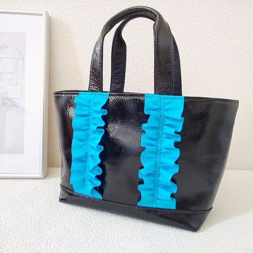トートバッグ黒：S（エナメル牛革：リボンターコイズブルー） トート